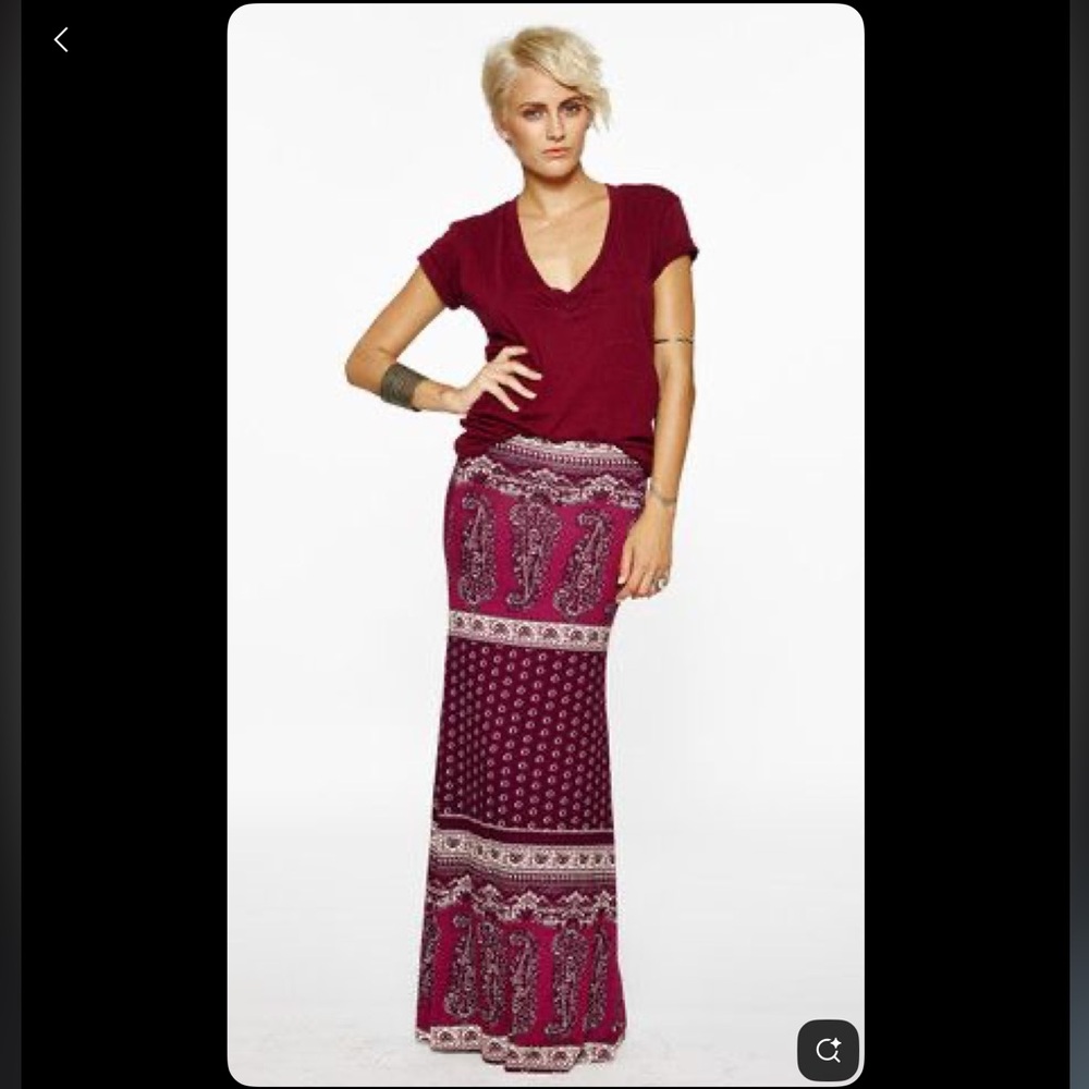 Novella Royale Burgundy Paisley Maxi Skirt